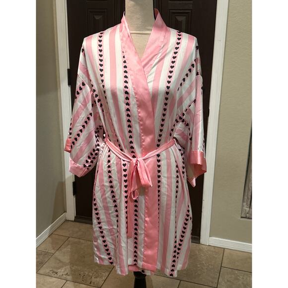 Victoria's Secret Other - Victoria's Secret Pink and White Black Hearts Robe